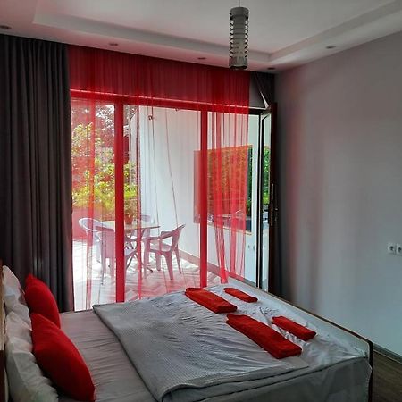 A Rioni Hotel Kutaisi Ngoại thất bức ảnh