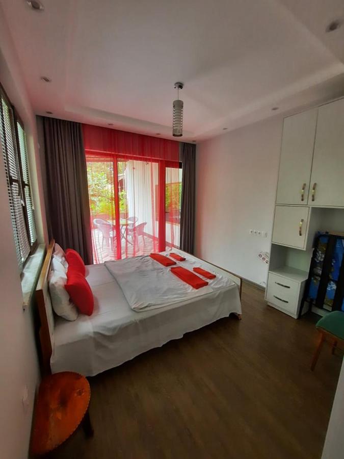A Rioni Hotel Kutaisi Ngoại thất bức ảnh