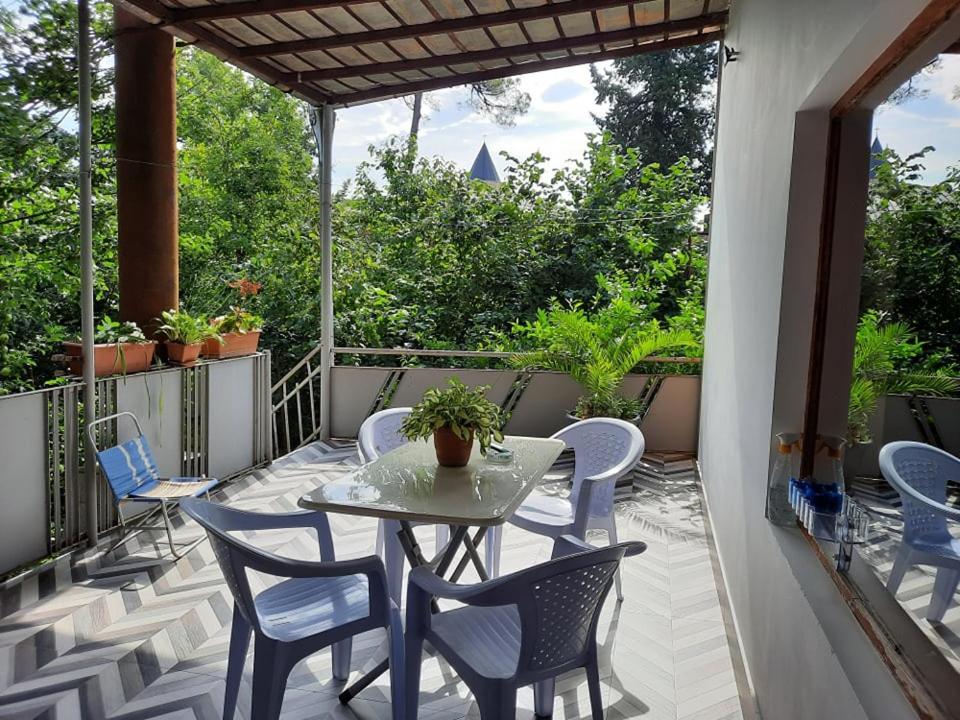 A Rioni Hotel Kutaisi Ngoại thất bức ảnh